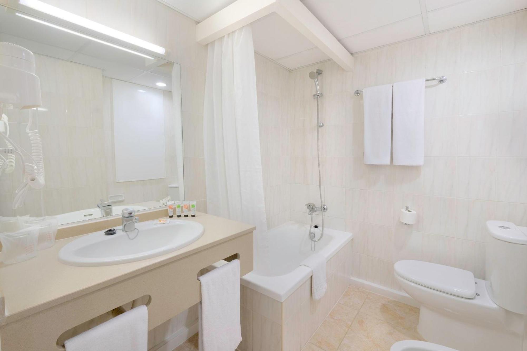 Double Room with Sea View,817914566:JPEG
