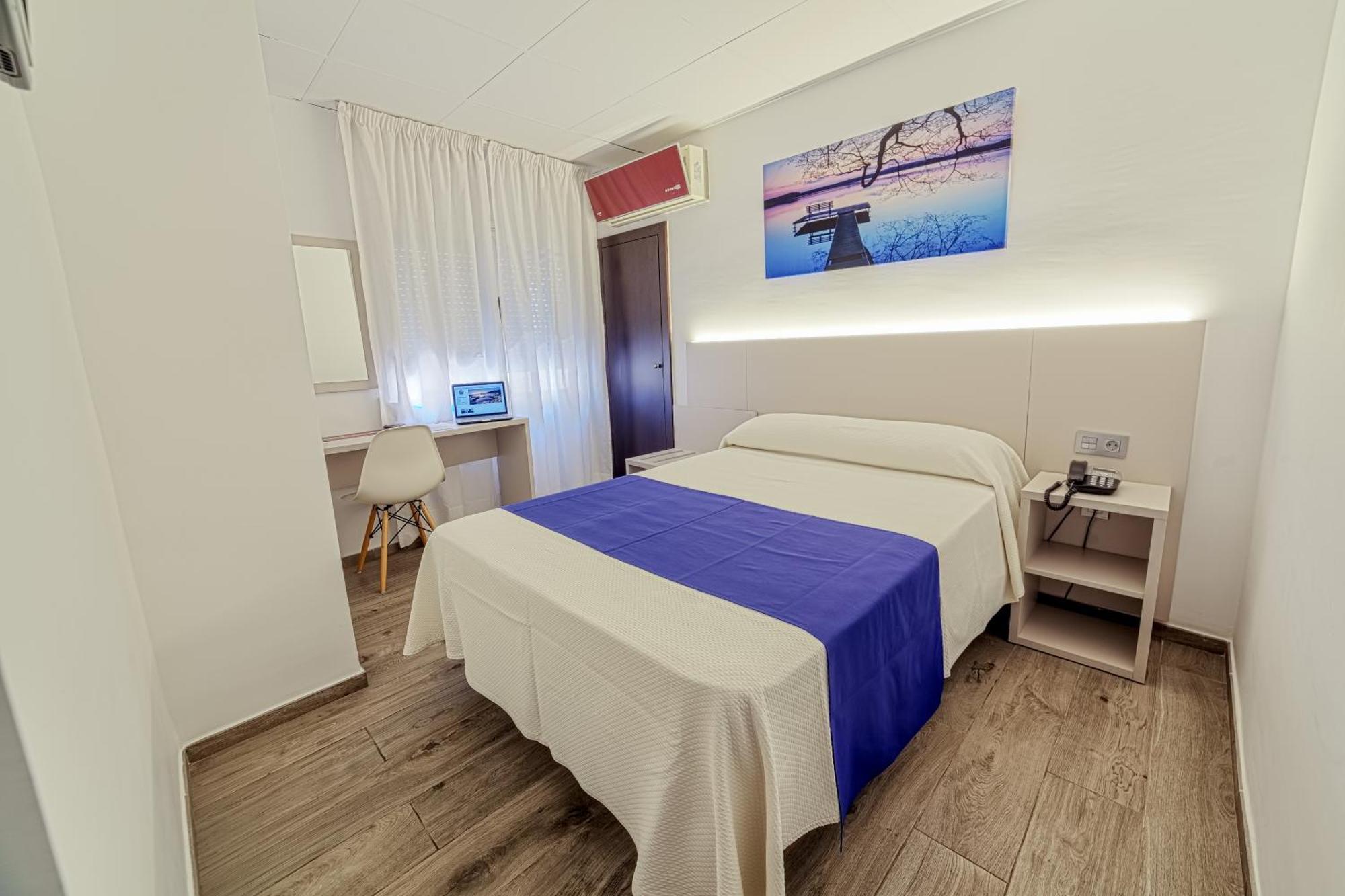 Single Room,396381126:JPEG