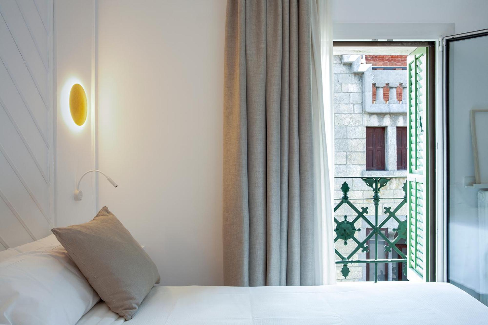 Deluxe Double or Twin Room with Views,1226911292:JPEG