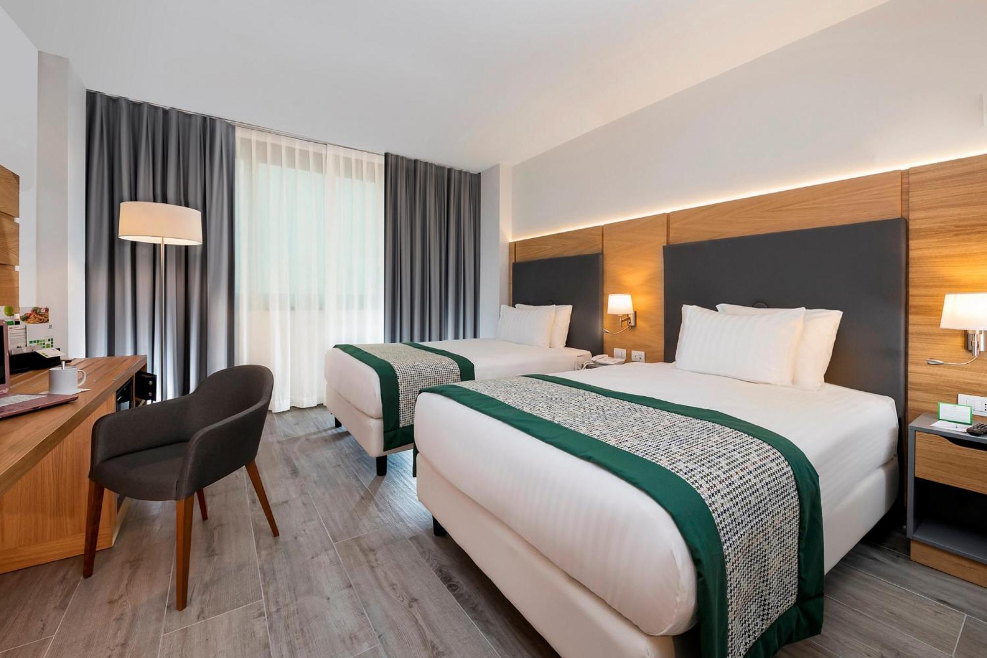 Standard Twin Room with Two Twin Beds