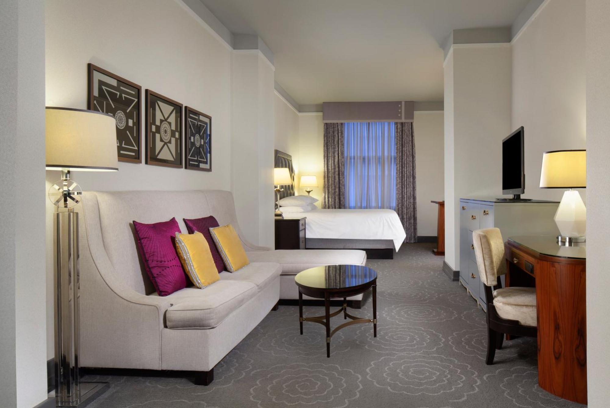 Chambre Lit King-Size Premium - Accessible aux Personnes à Mobilité Réduite