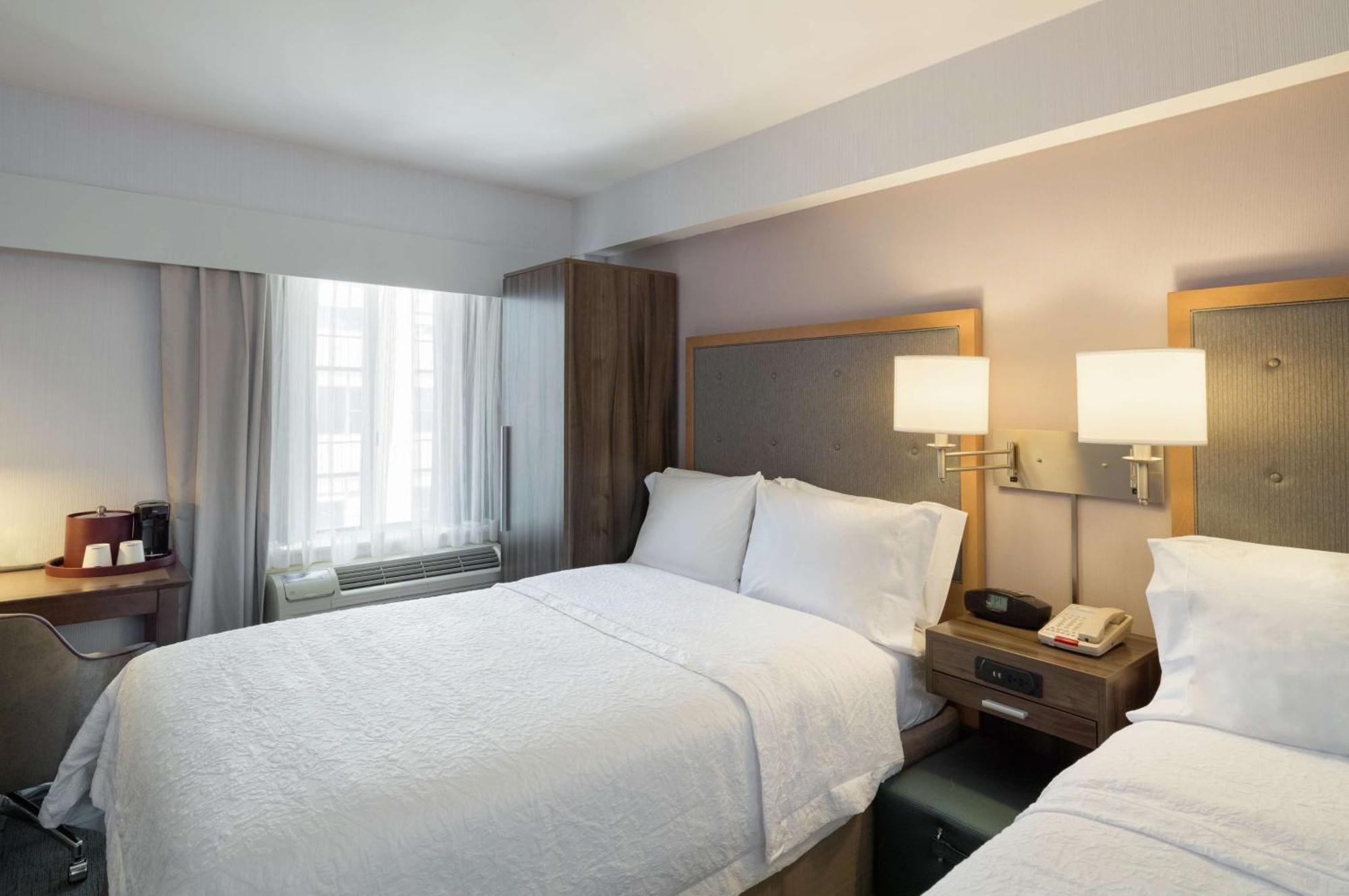 Chambre Double avec 2 Lits Doubles - Non-Fumeurs