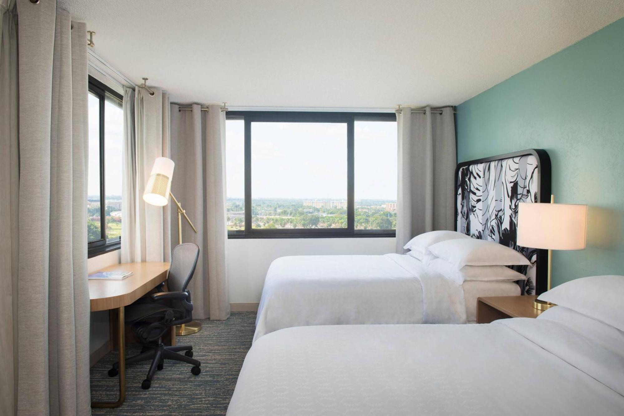 Chambre Traditionnelle 2 Lits Queen-Size - Vue sur Ville