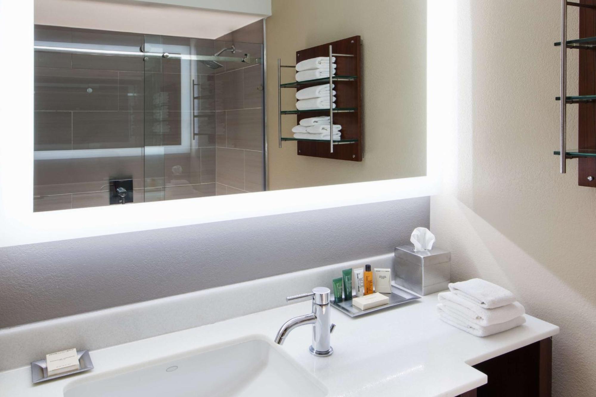 Double Room with Two Double Beds and Harbour View