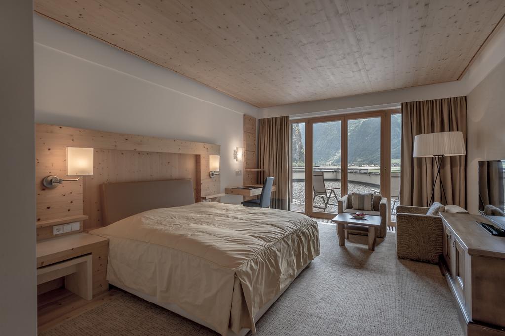 Doppelzimmer mit Zugang zur Therme und Spa