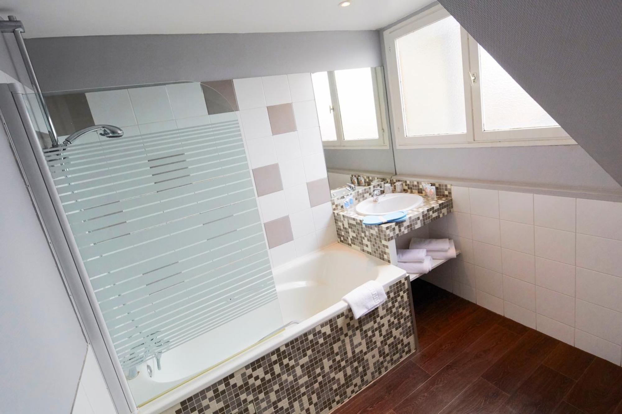 Chambre Double avec 1 Lit Junior (Jusqu’à 10 Ans)