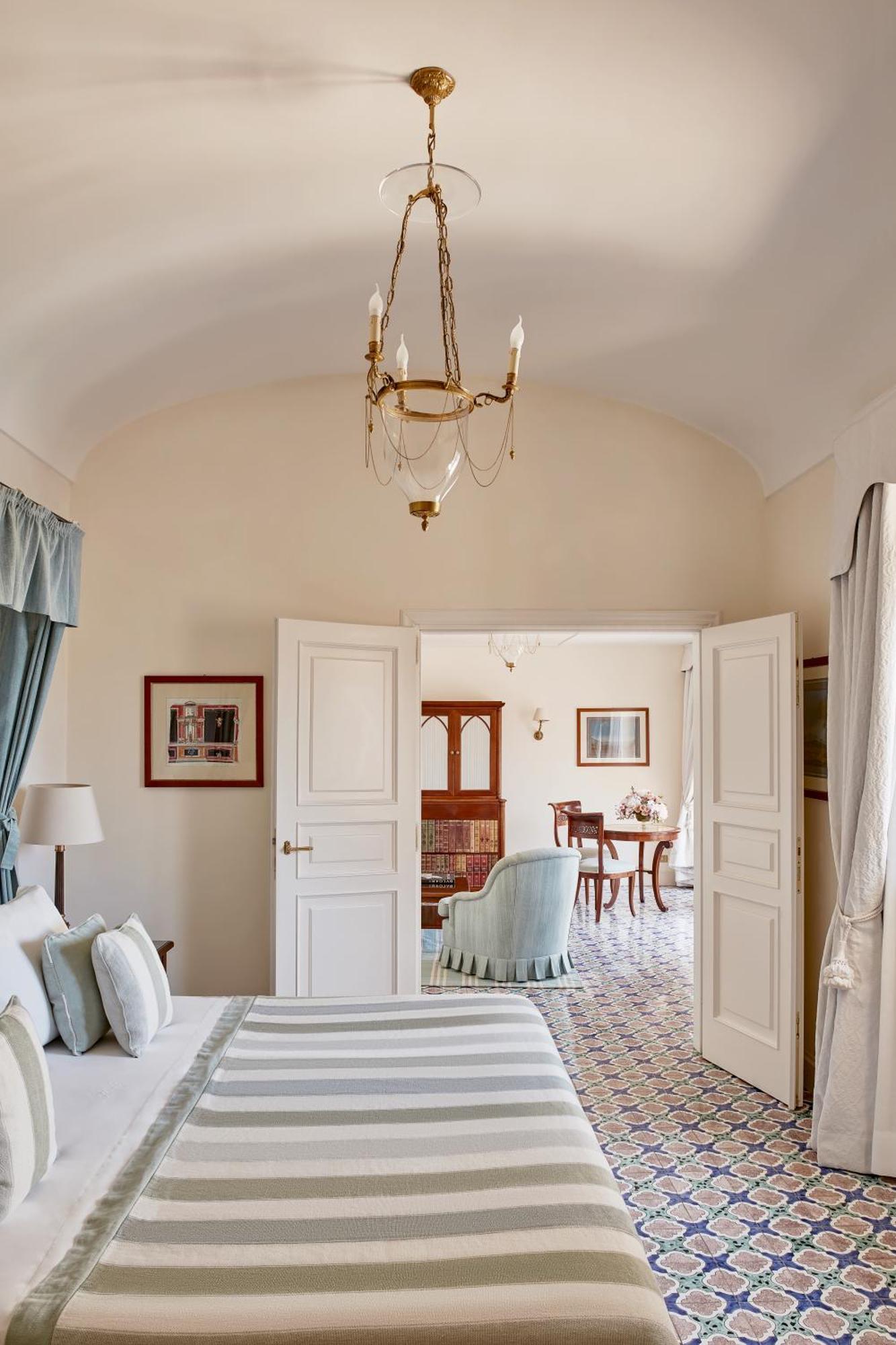 Deluxe Suite with Sea View and Terrace,1279809172:JPEG