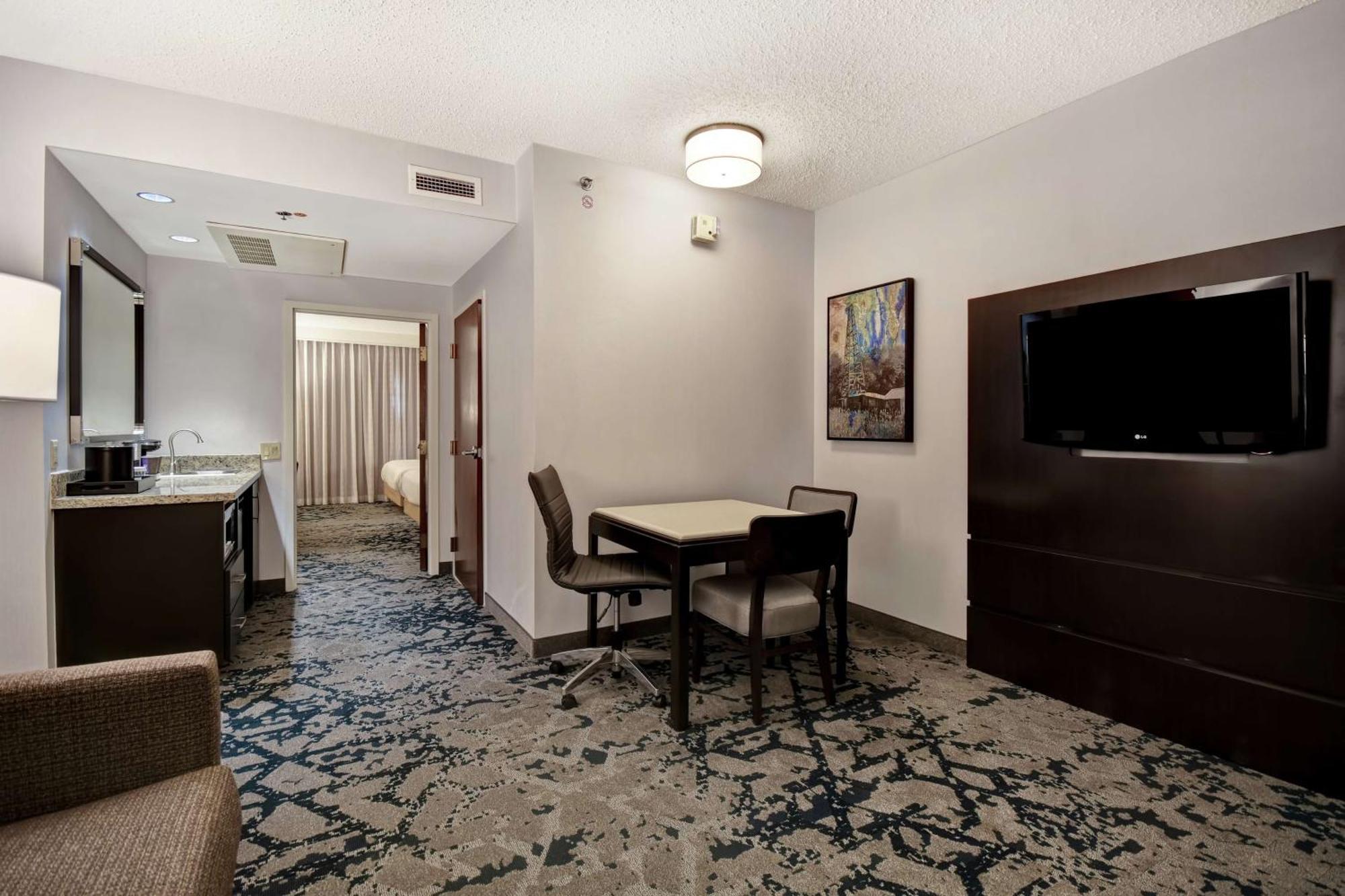 One-Bedroom Suite with Two Double Beds and Roll-in Shower - Mobility Access/Non-Smoking,1548861898:JPEG