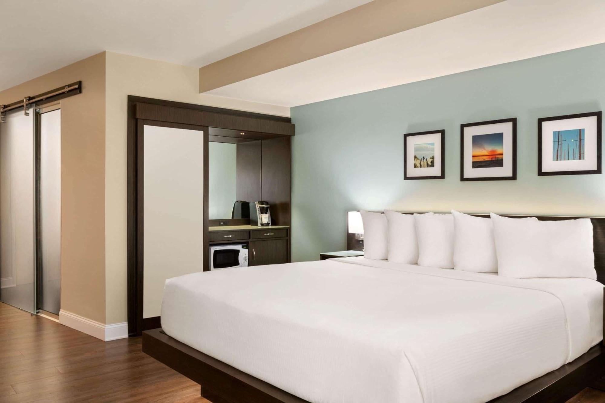 King Room - Non-Smoking,713167360:JPEG
