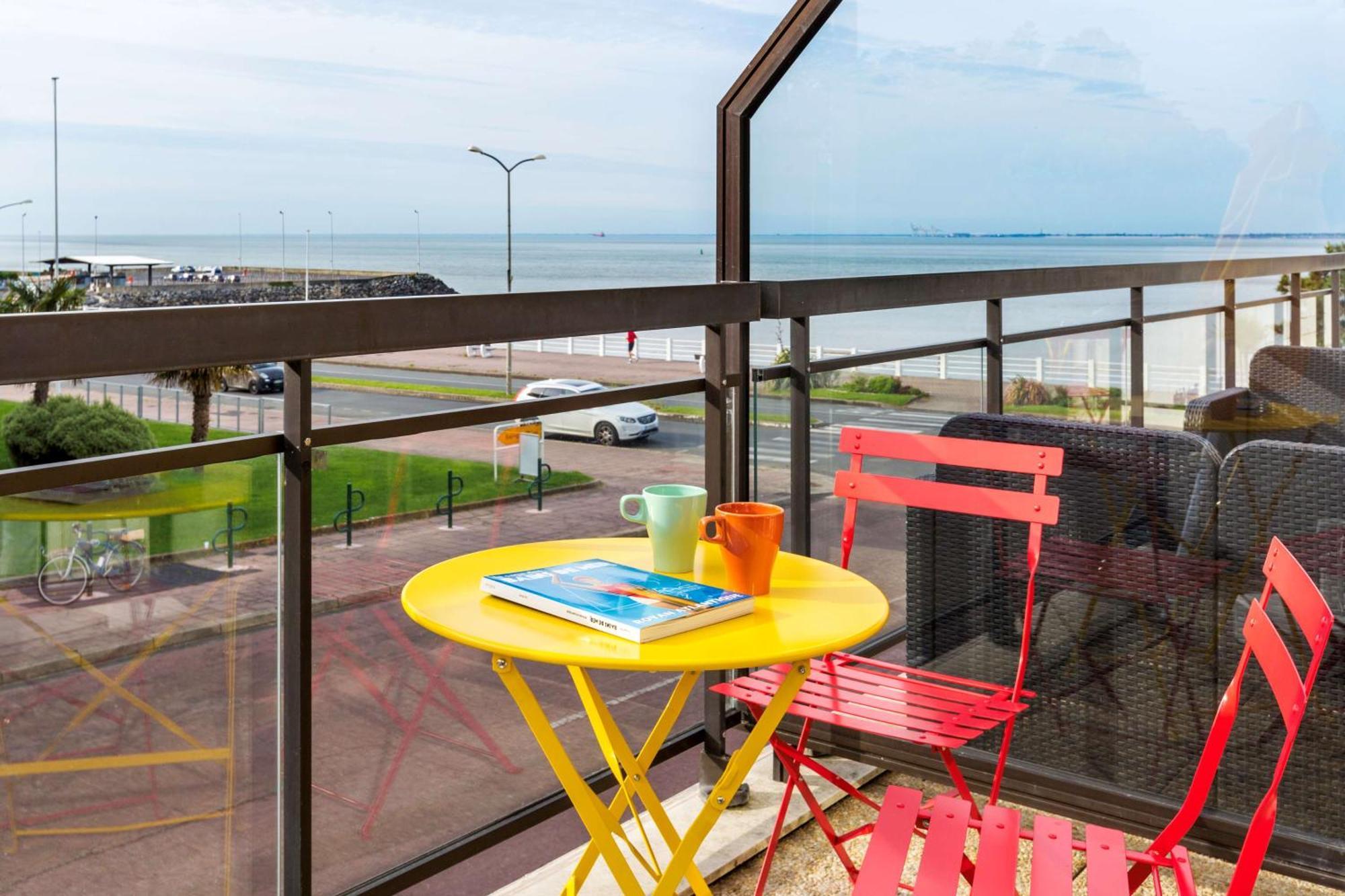Chambre Familiale avec Canapé-Lit et Terrasse - Vue sur Mer