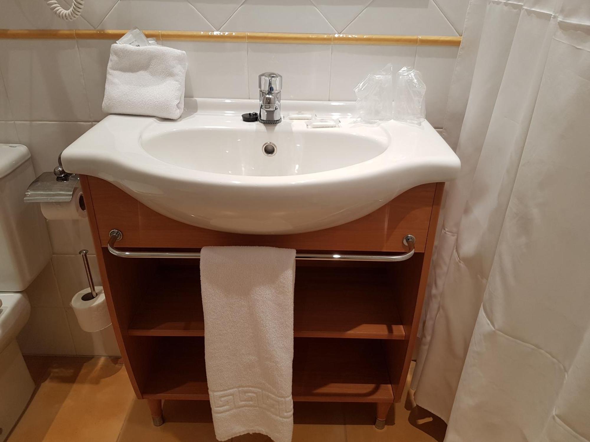 Double Room Extra Bed,525715725:JPEG