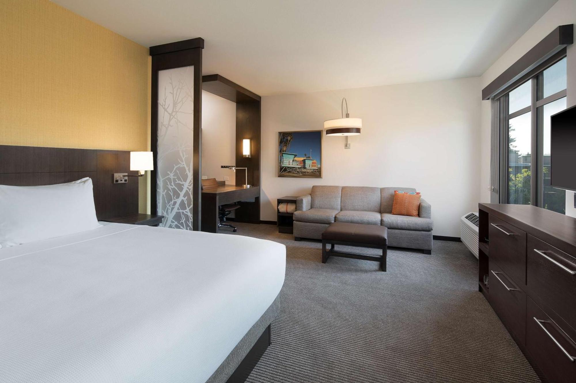 King Room with Sofa Bed - High Floor,1641761555:JPEG