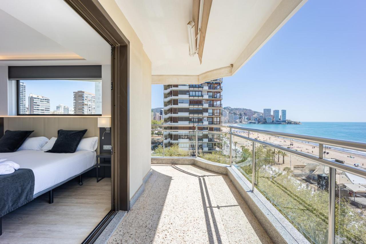 Deluxe tweepersoonskamer met balkon en uitzicht op zee