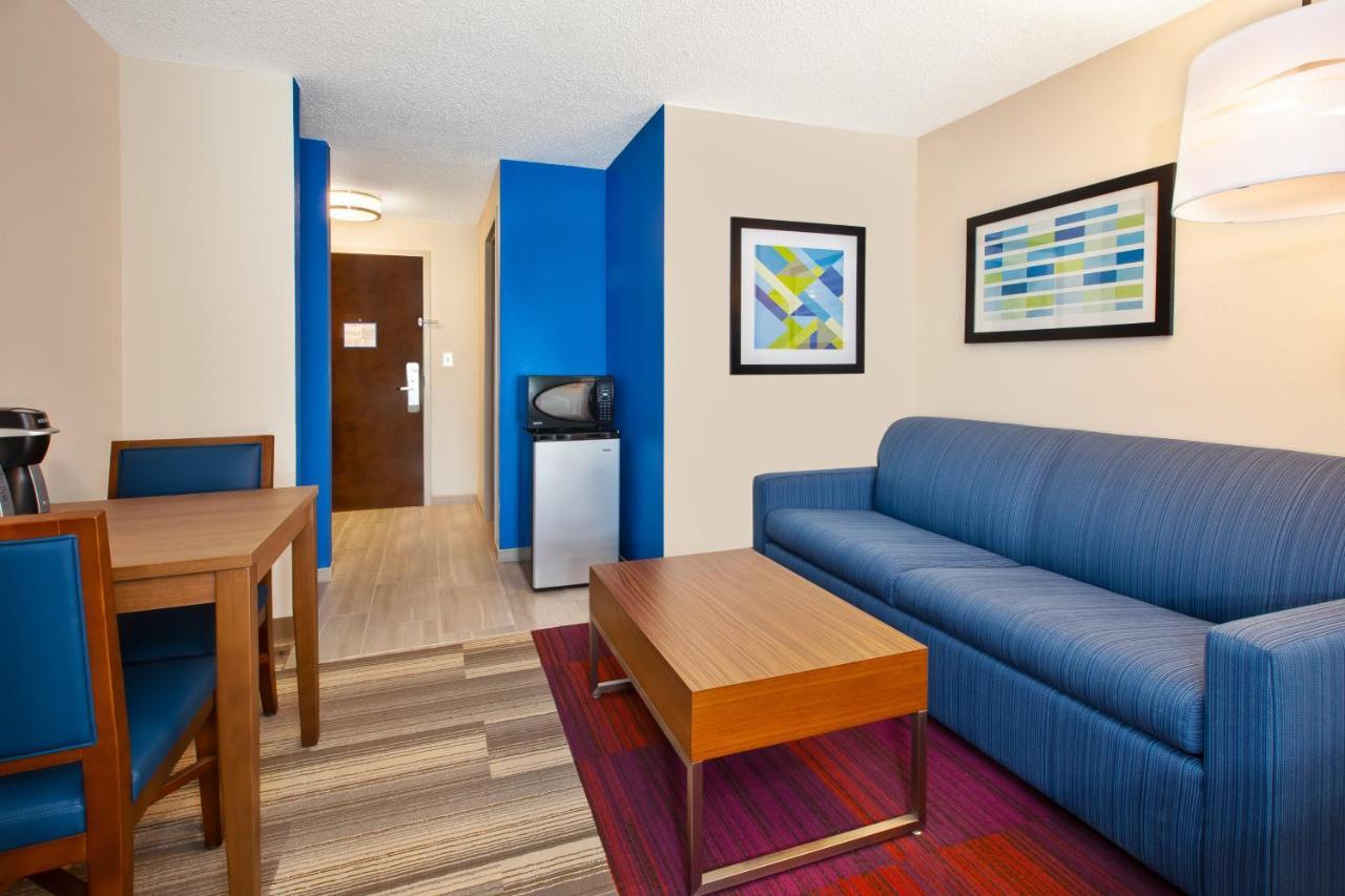 King Suite with Sofa Bed