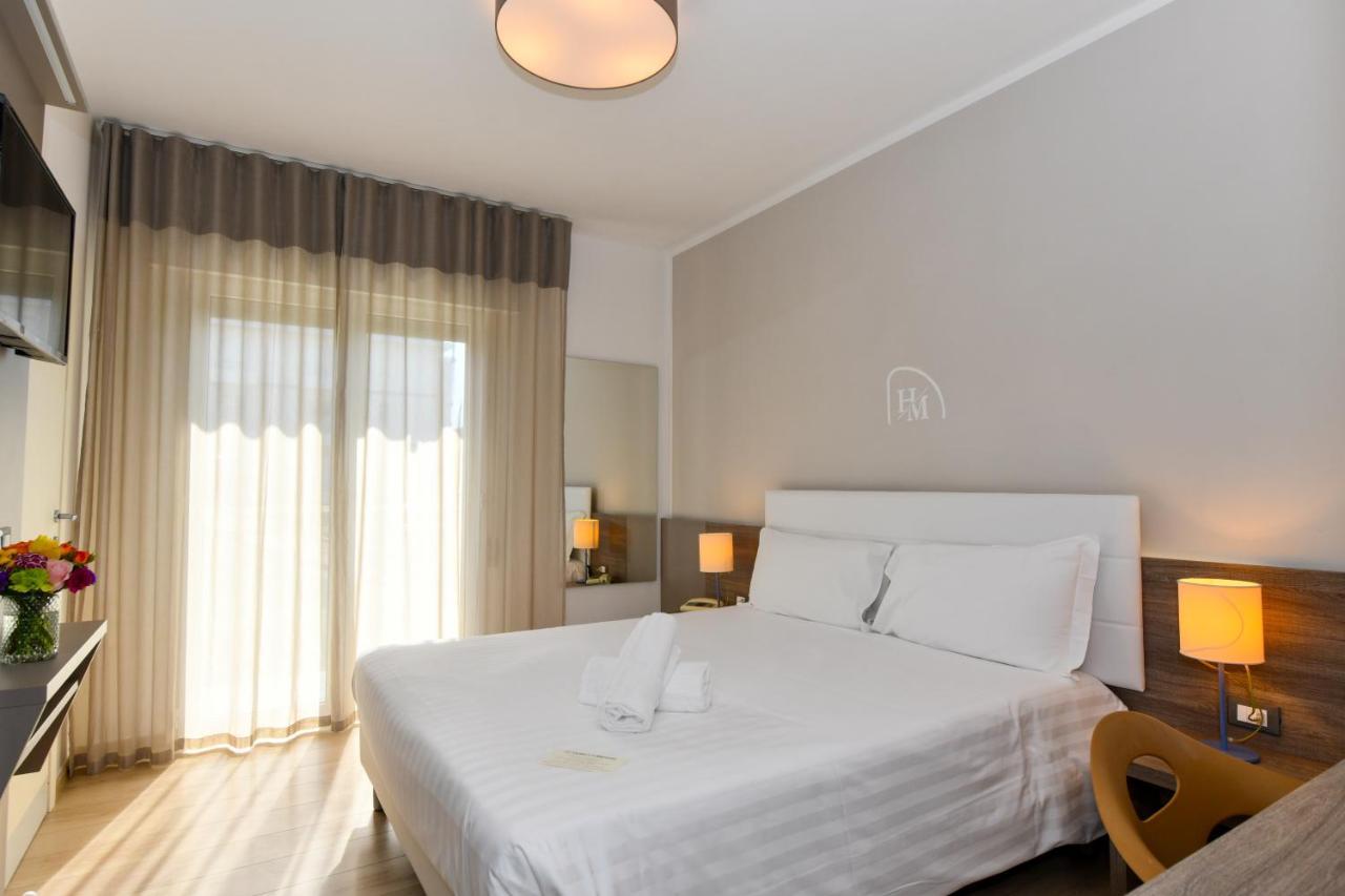 Standard Doppel- oder Zweibettzimmer mit seitlichem Meerblick