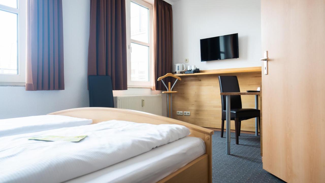 Double Room,1309177630:JPEG