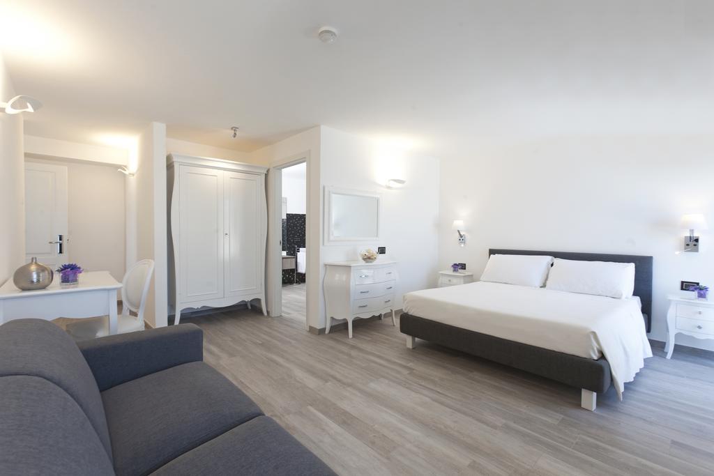 Suite with Balcony,1037080324:JPEG