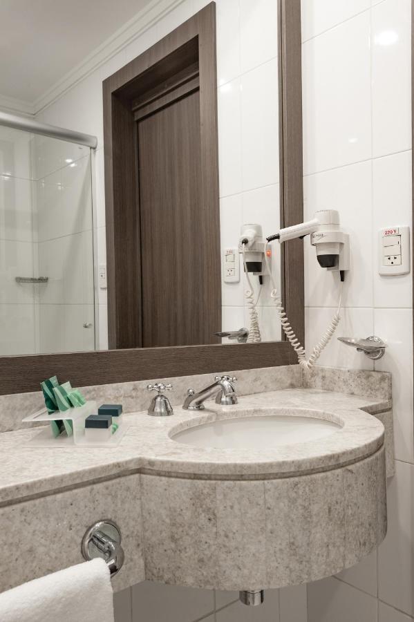 Quarto premium com 2 camas de solteiro