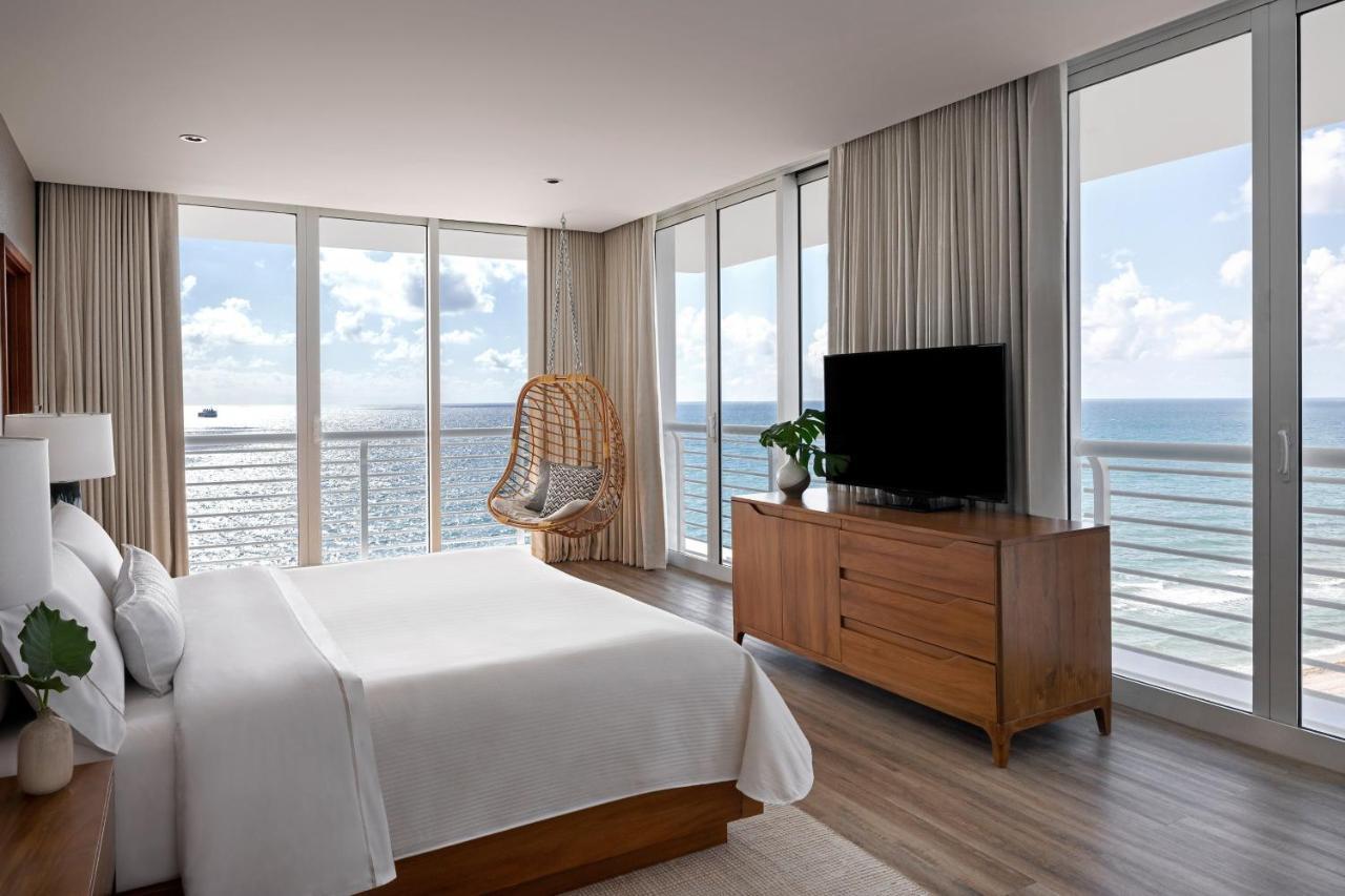 Presidential Suite, 1 King, Ocean view, Corner room