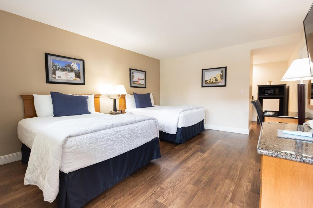 Standard Queen Room with Two Queen Beds (Ground Level)