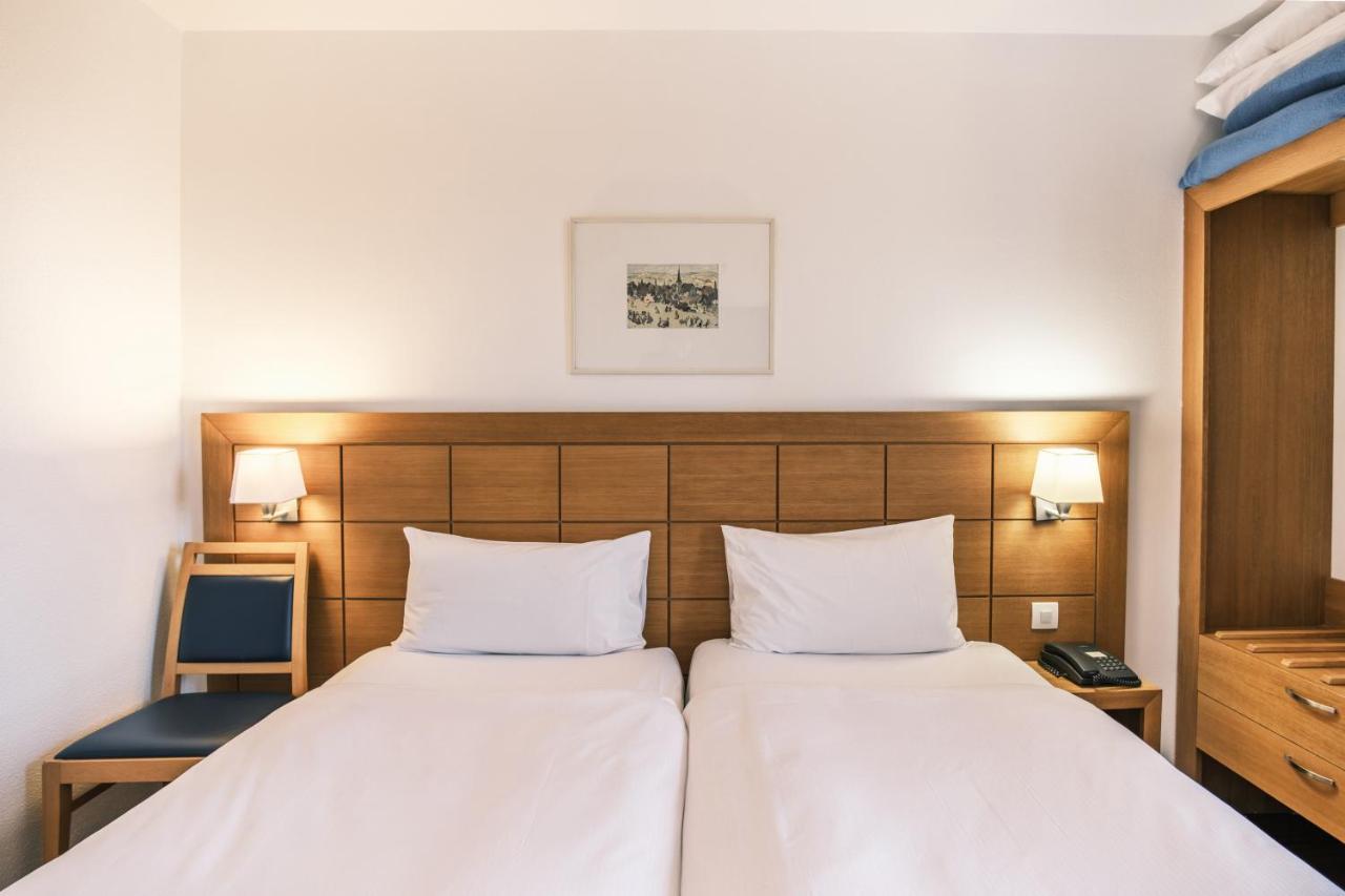 Single Room,1364222159:JPEG