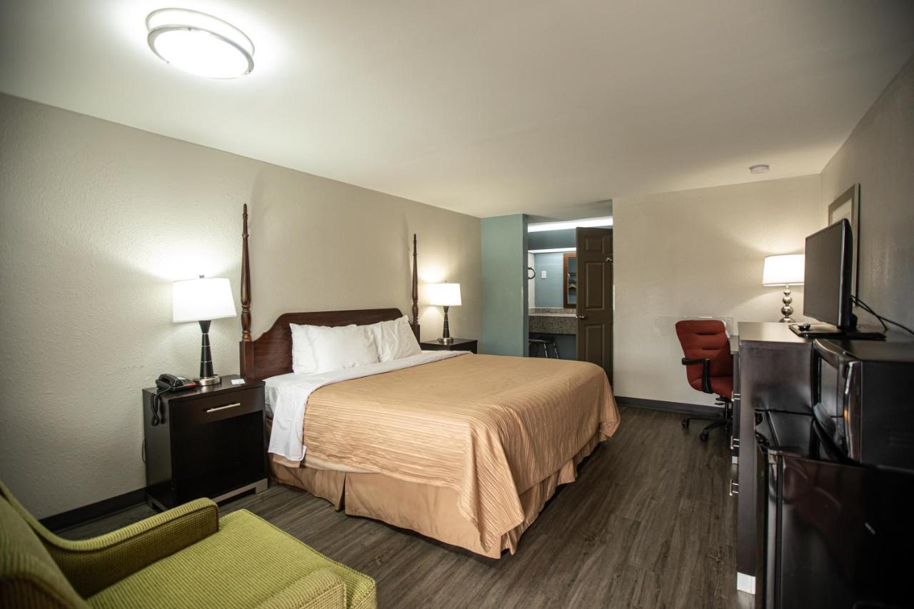 King Room - Non-Smoking