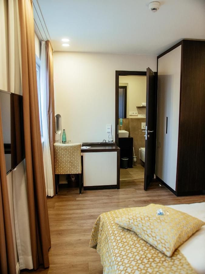 Budget Double Room,1377928655:JPEG