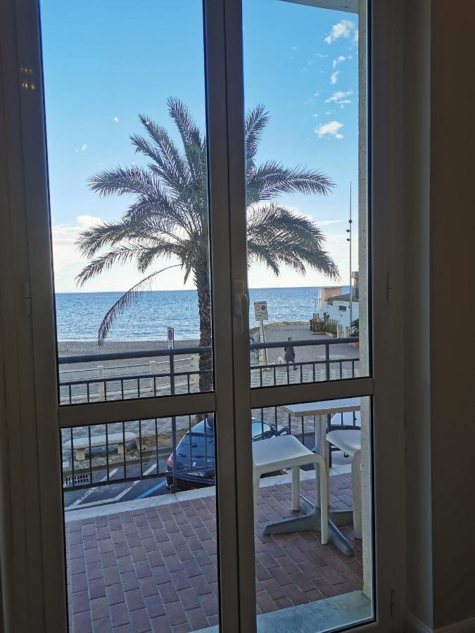 Camera Superior Matrimoniale/Doppia con Letti Singoli con Vista Mare