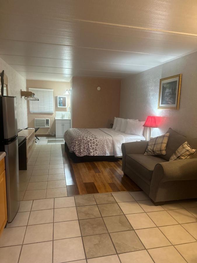 Standard King Room