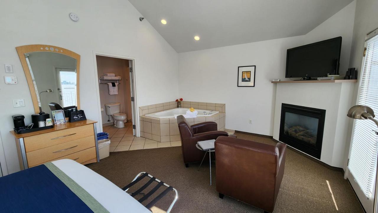 Junior Suite with Bridge View,1378962365:JPEG
