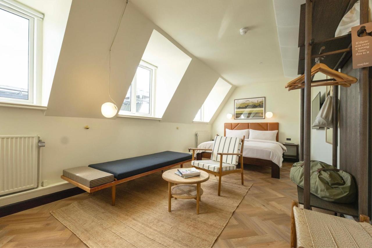Deluxe Zimmer mit Kingsize-Bett