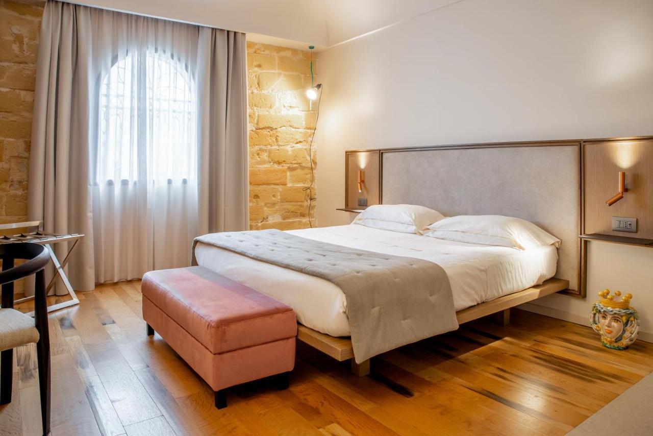 Deluxe Suite with Jacuzzi,1717083837:JPEG
