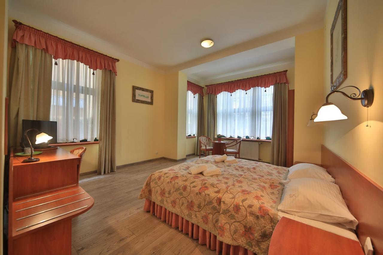 Standard Twin Room,1396108544:JPEG