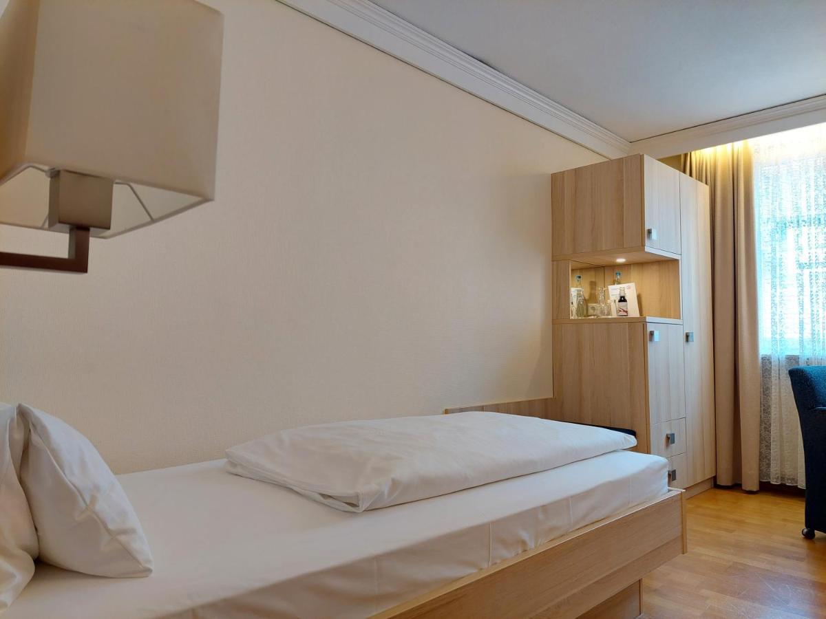 Standard Single Room,1397162303:JPEG