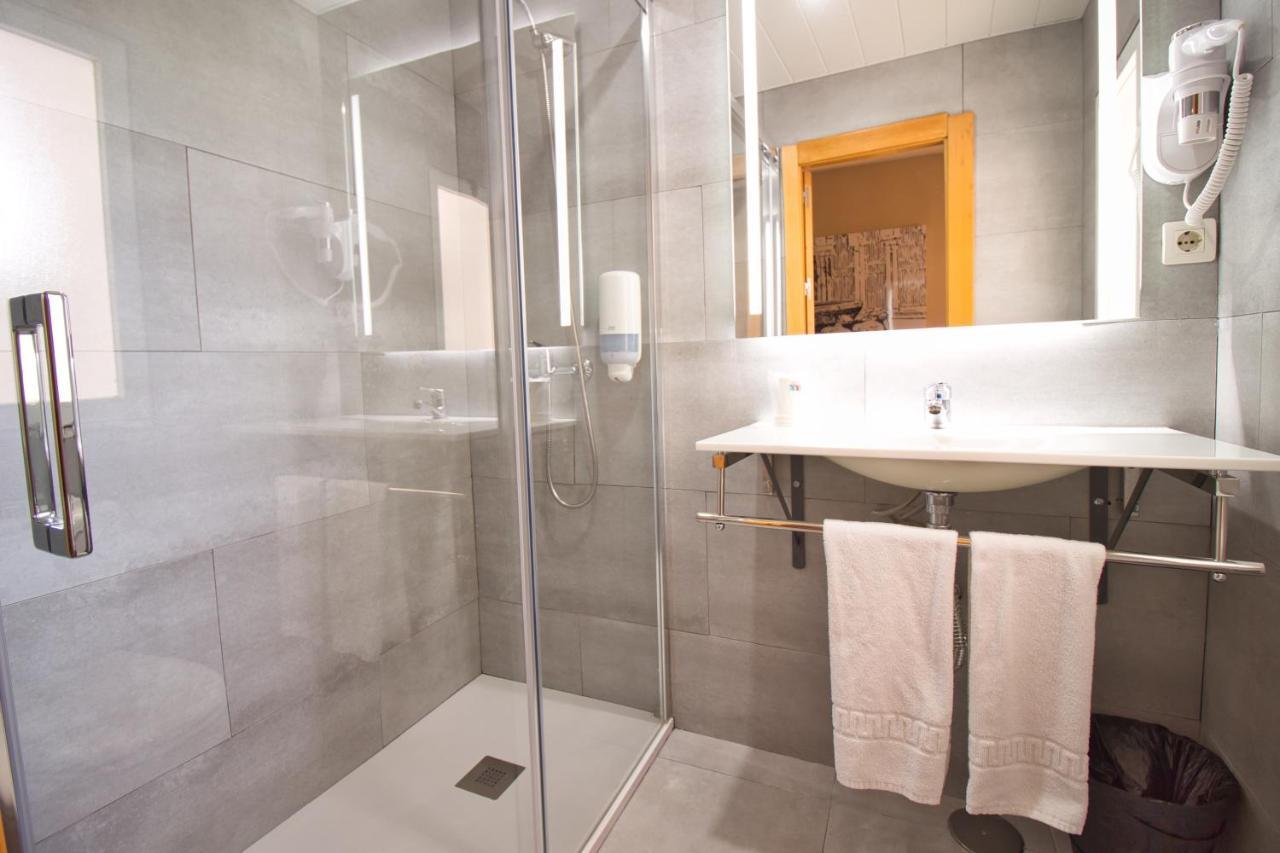 Single Room,146179106:JPEG