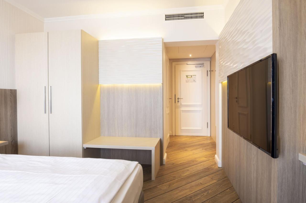 Small Double Room,1406096894:JPEG