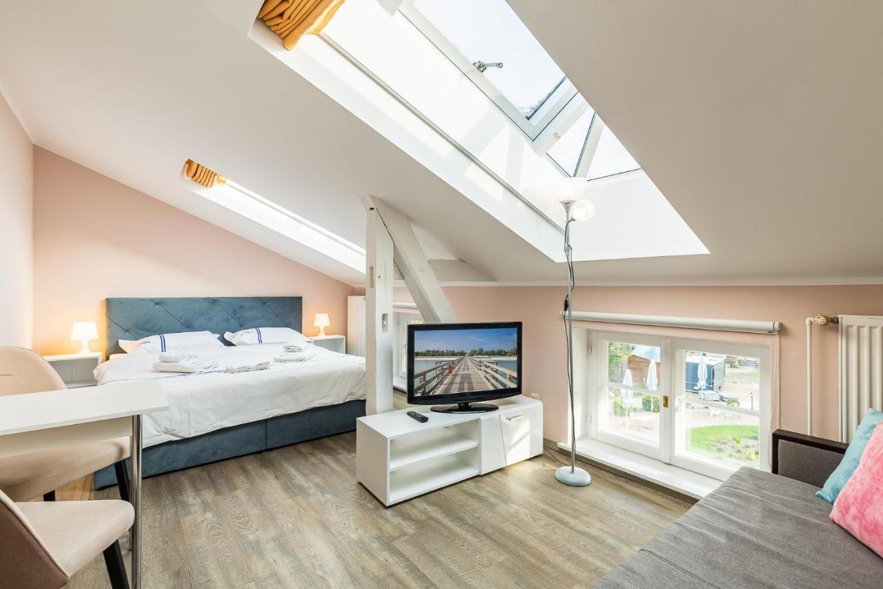 Double Room with Lake View,1534152670:JPEG
