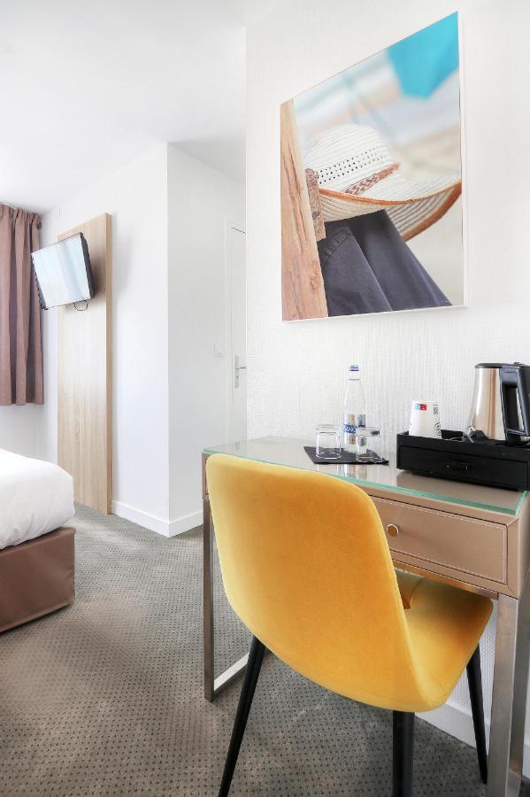 Chambre Double Économique - Côté Cour