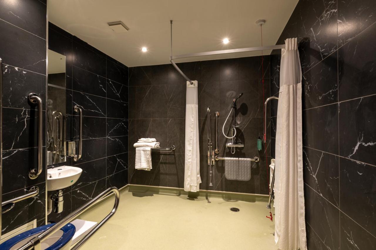Chambre Double Accessible aux Personnes à Mobilité Réduite