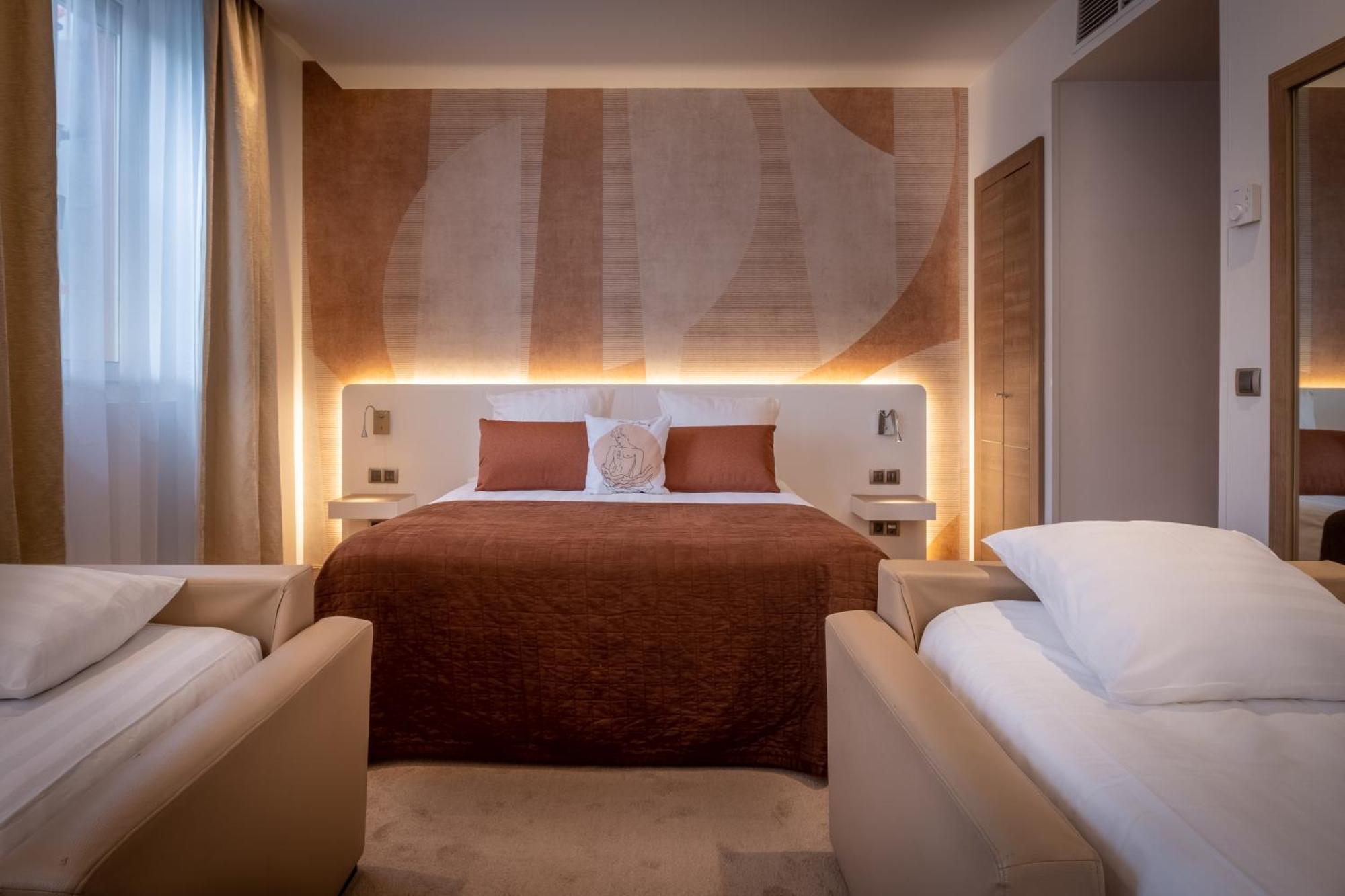 Premium Junior Suite with Mountain View - Non-Smoking