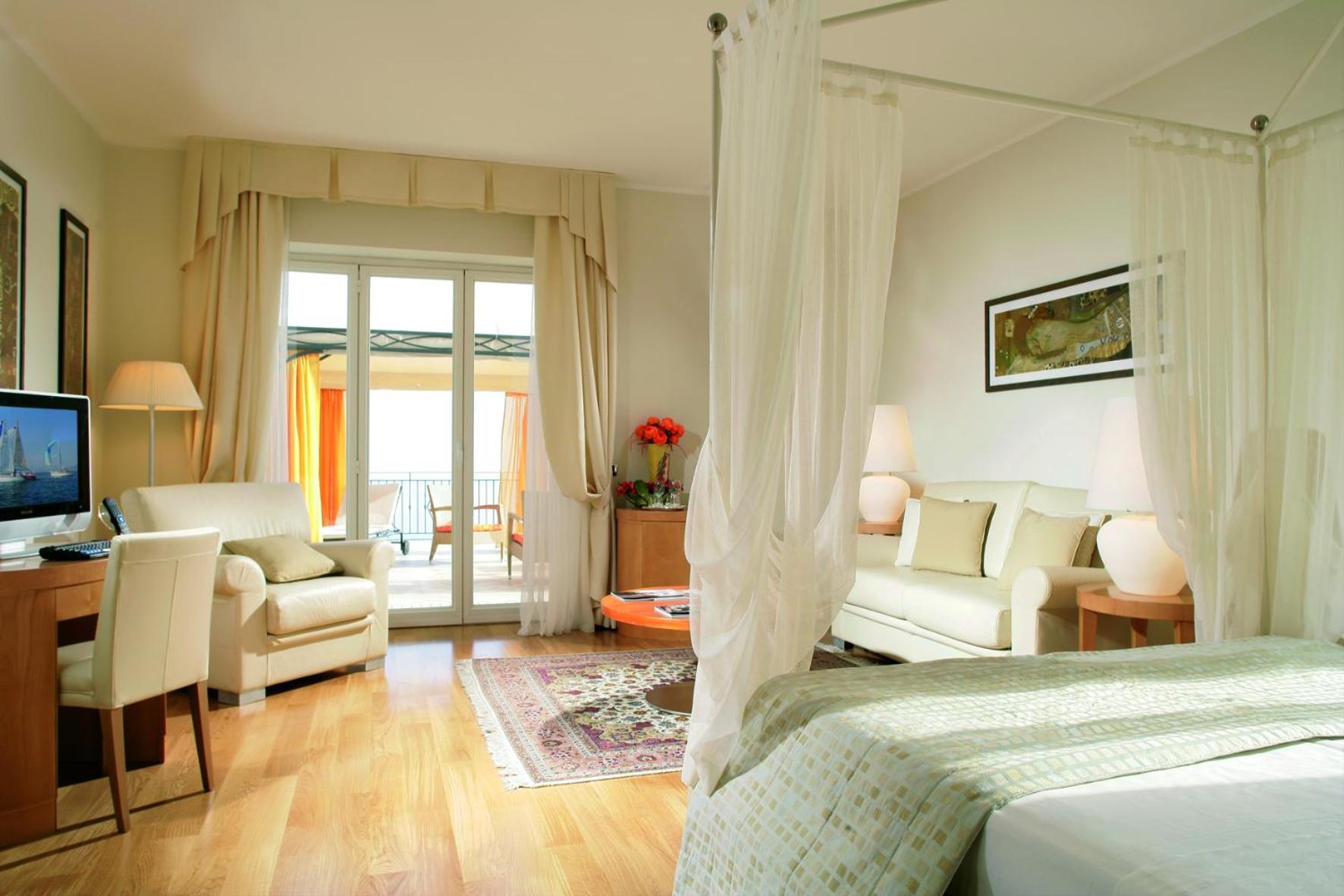 Junior Suite with Sea View,1446866194:JPEG