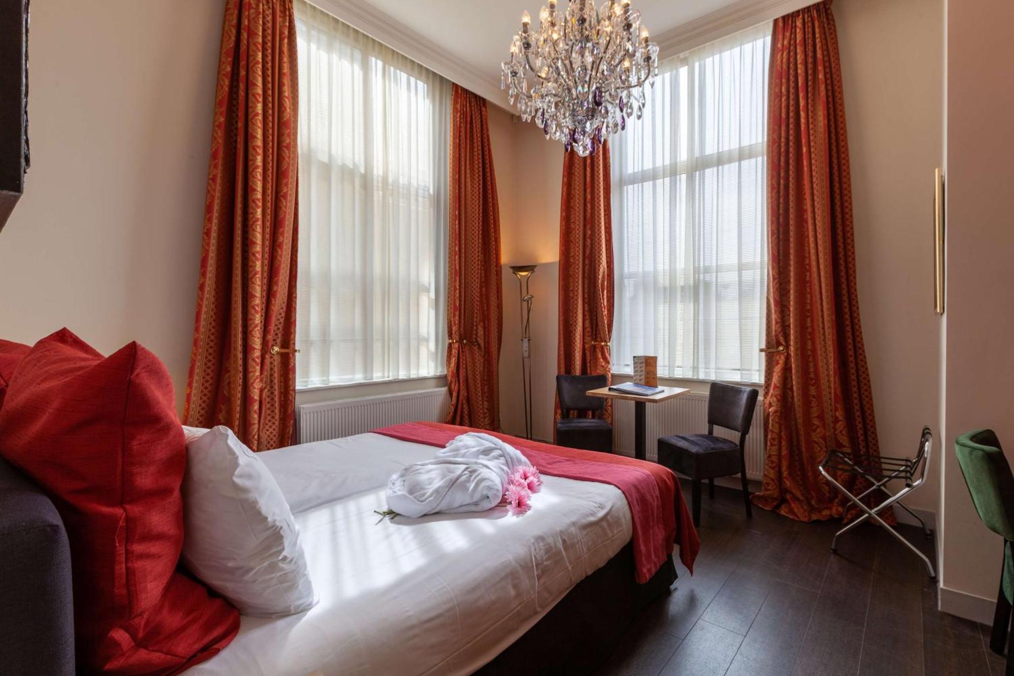 Deluxe Double Room - Non-Smoking,1447954714:JPEG