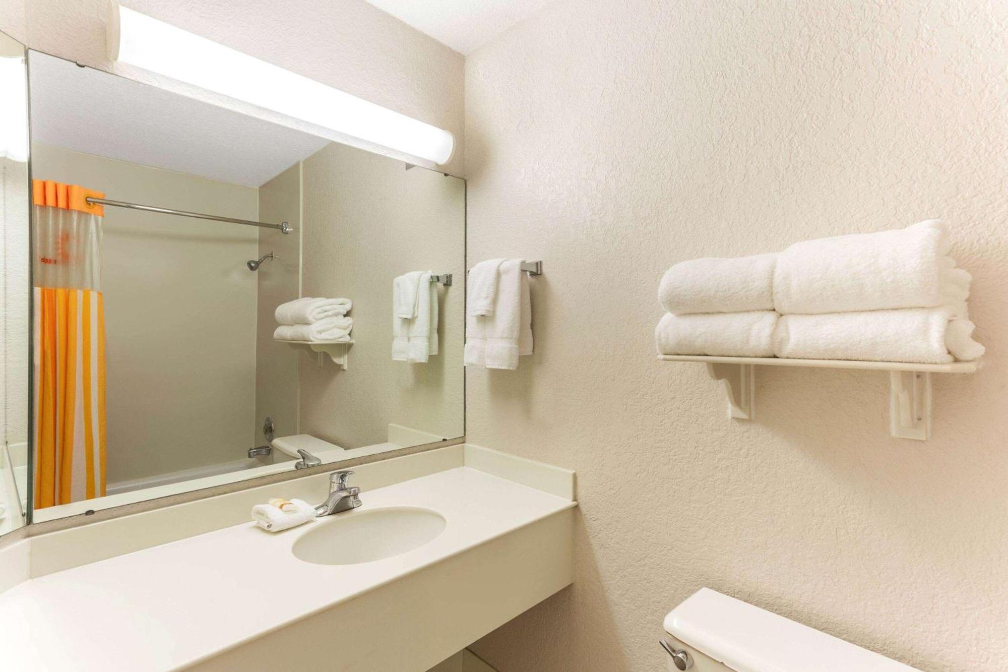 Executive King Room - Non-Smoking,1281291418:JPEG