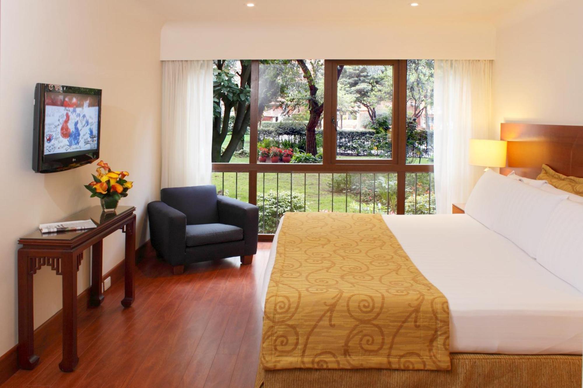 Classic One-Bedroom Apartment with King Bed
