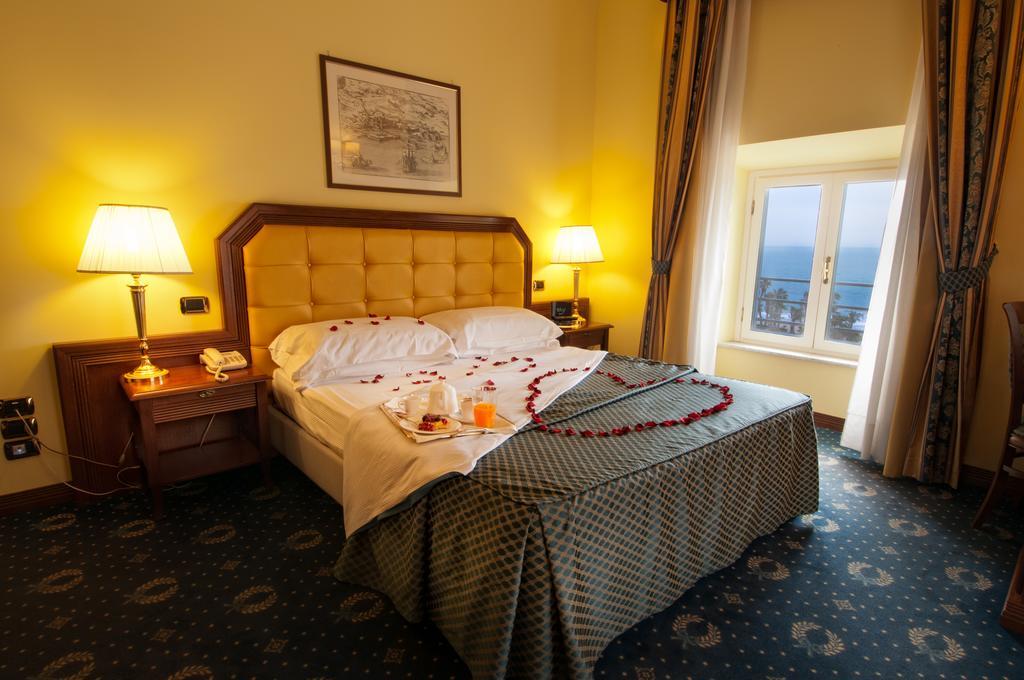 Double or Twin Room Sea View,693902364:JPEG