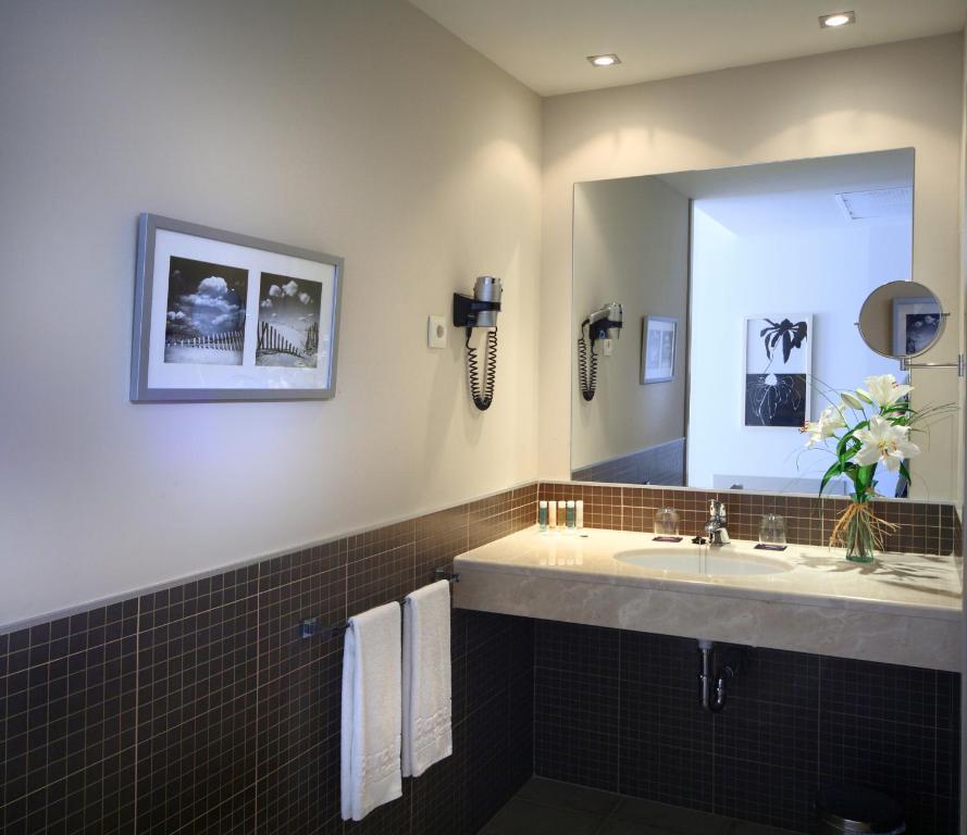 Habitación Doble Superior con terraza (2 adultos + 1 niño)