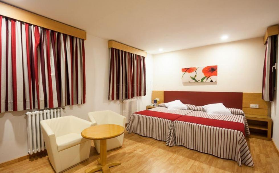 Chambre Familiale (2 Adultes + 2 Enfants Jusqu'à 14 Ans)