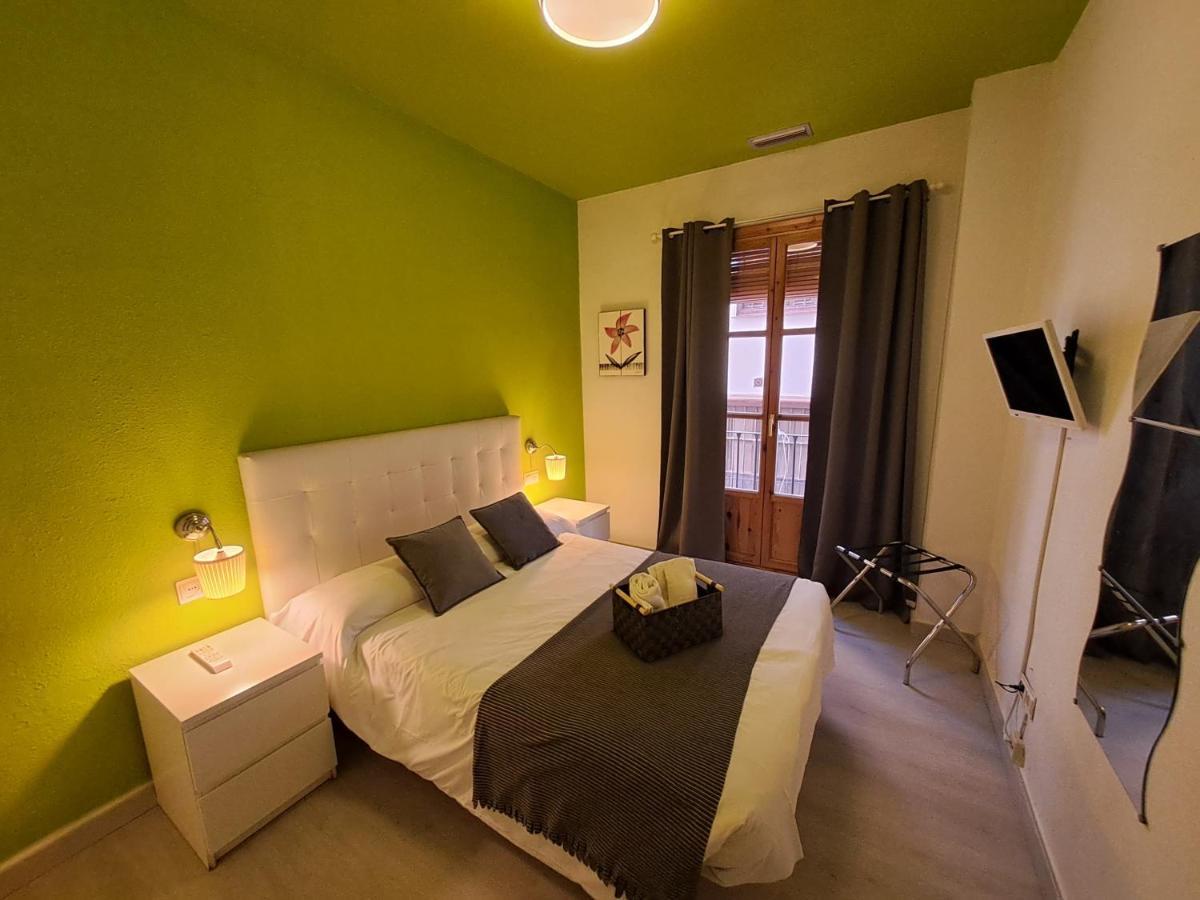 One-Bedroom Apartment,1499021302:JPEG