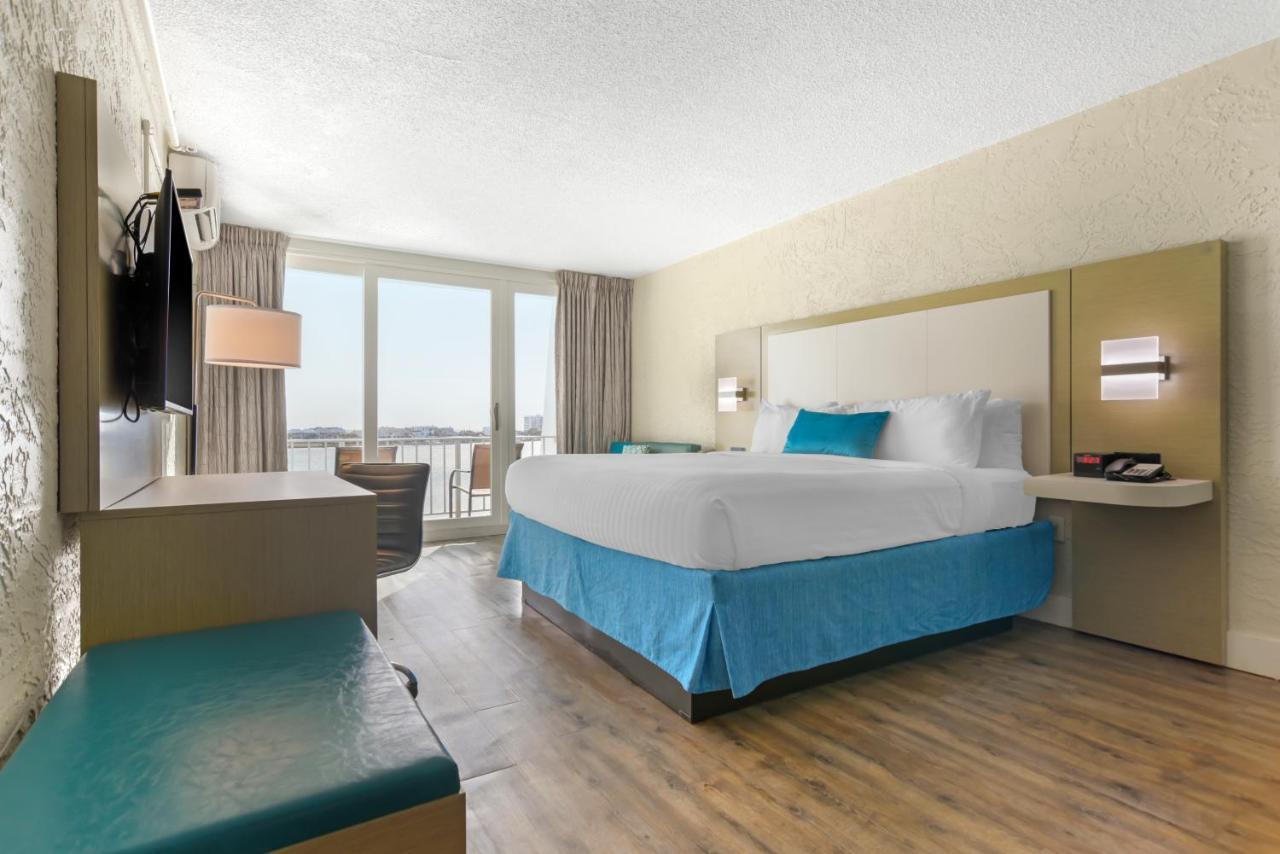 King Room with Harbor View - Accessible/Non-Smoking,1328014490:JPEG