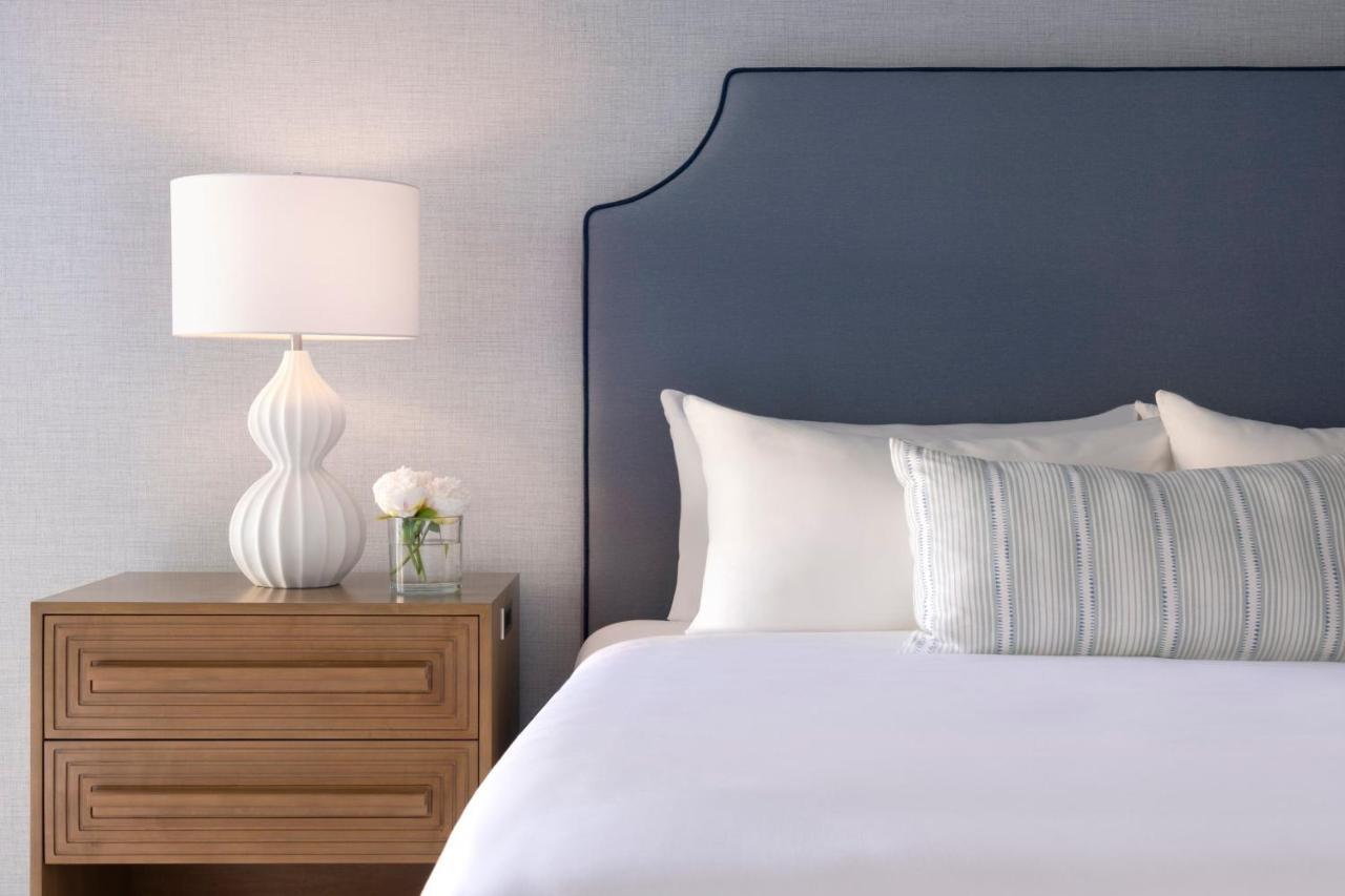 Courtyard View Studio Suite with King Bed